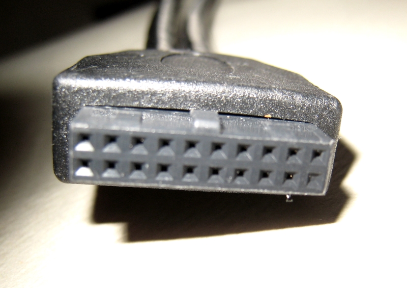 HCjpk2MblGx_USB-3-Boitier.jpg