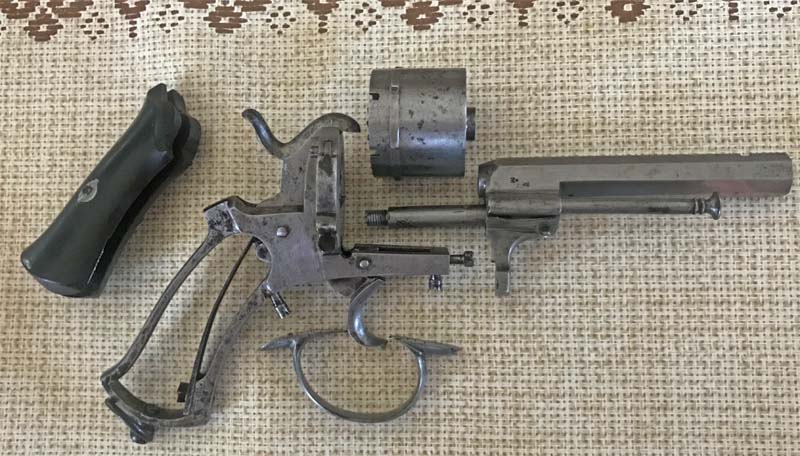 Restauration Revolver système Lefaucheux KIgjCAGBRD3_Revolver-Lefaucheux-fin-remise-en-%C3%A9tat-1-800x456