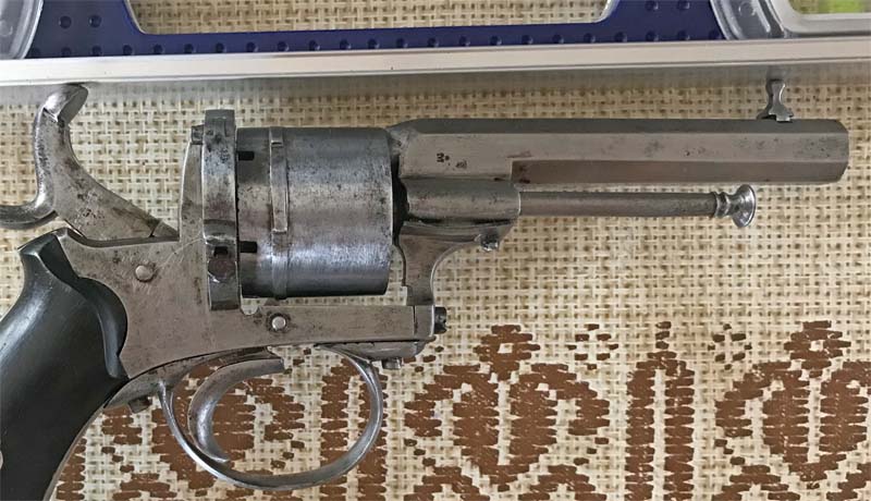 Restauration Revolver système Lefaucheux KIijPElxlH3_Prise-de-vis%C3%A9e-1-800x460