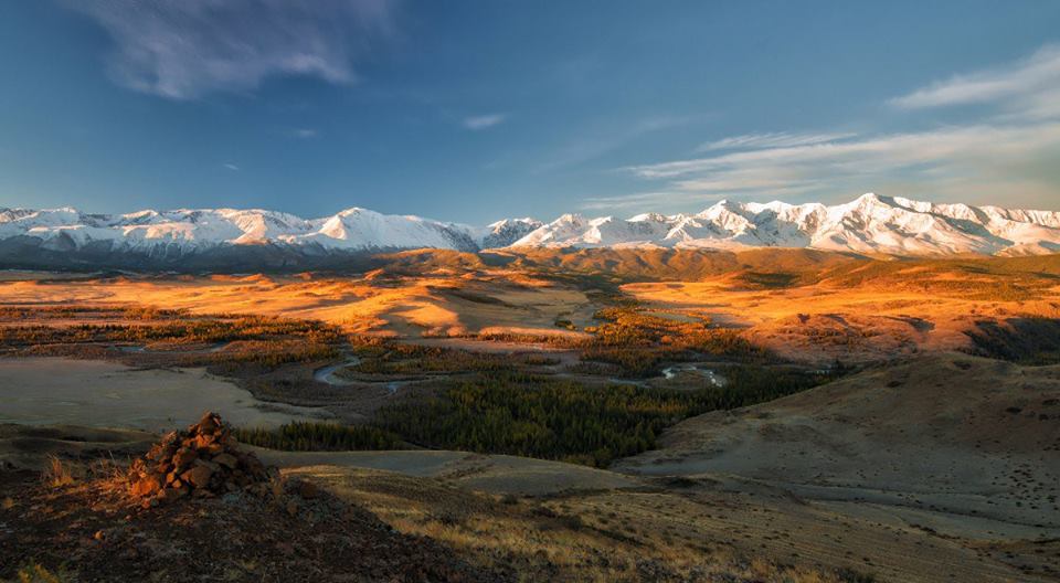 KJBjAbfbQ1z_Colours-of-Kurai-steppe-Altai-Republic-caught-by-photographer-Andrey-Grachev.jpg