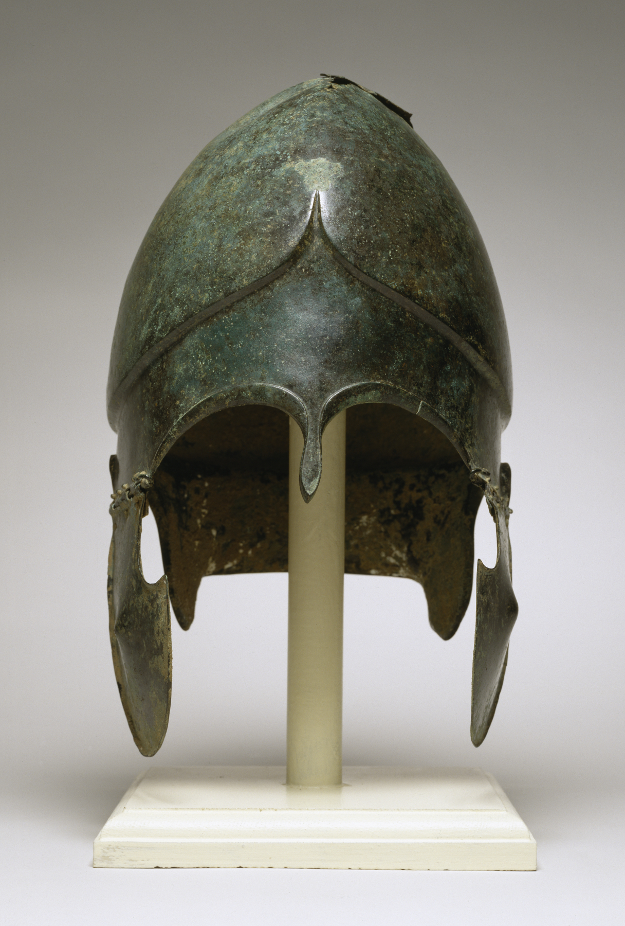 KJEsBAvTWH7_Greek---Chalcidian-Type-Helmet---Walters-542468.jpg