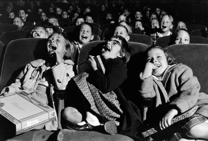 LLxxUeB1SFe_Children-at-the-cinema-1958-by-Wayne-Miller.jpg